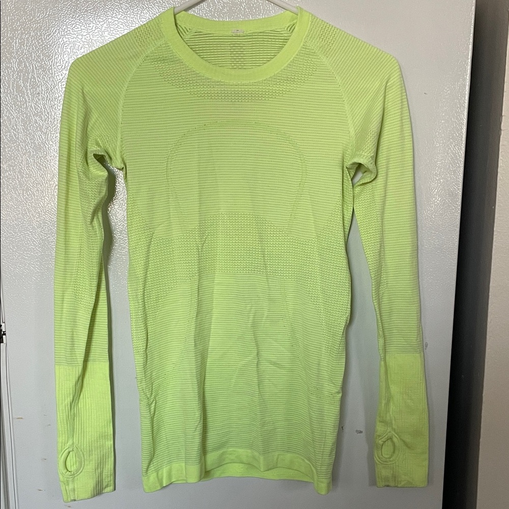 Lululemon Athletica‎ Size 4 Highlighter Neon Long Sleeve Athleleisure Top Logo